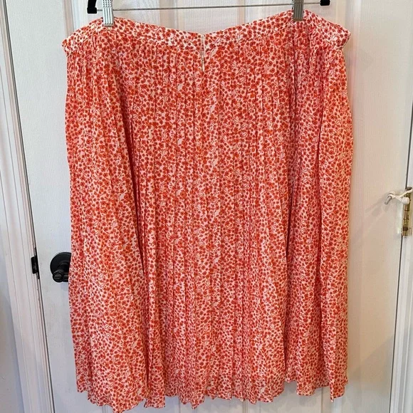 NWOT J.Crew Pleated Skirt in Red-Orange Floral - Picture 2 of 6